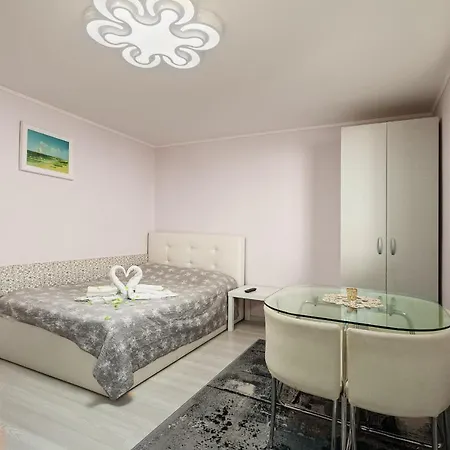 Stone Gate #1 布加勒斯特